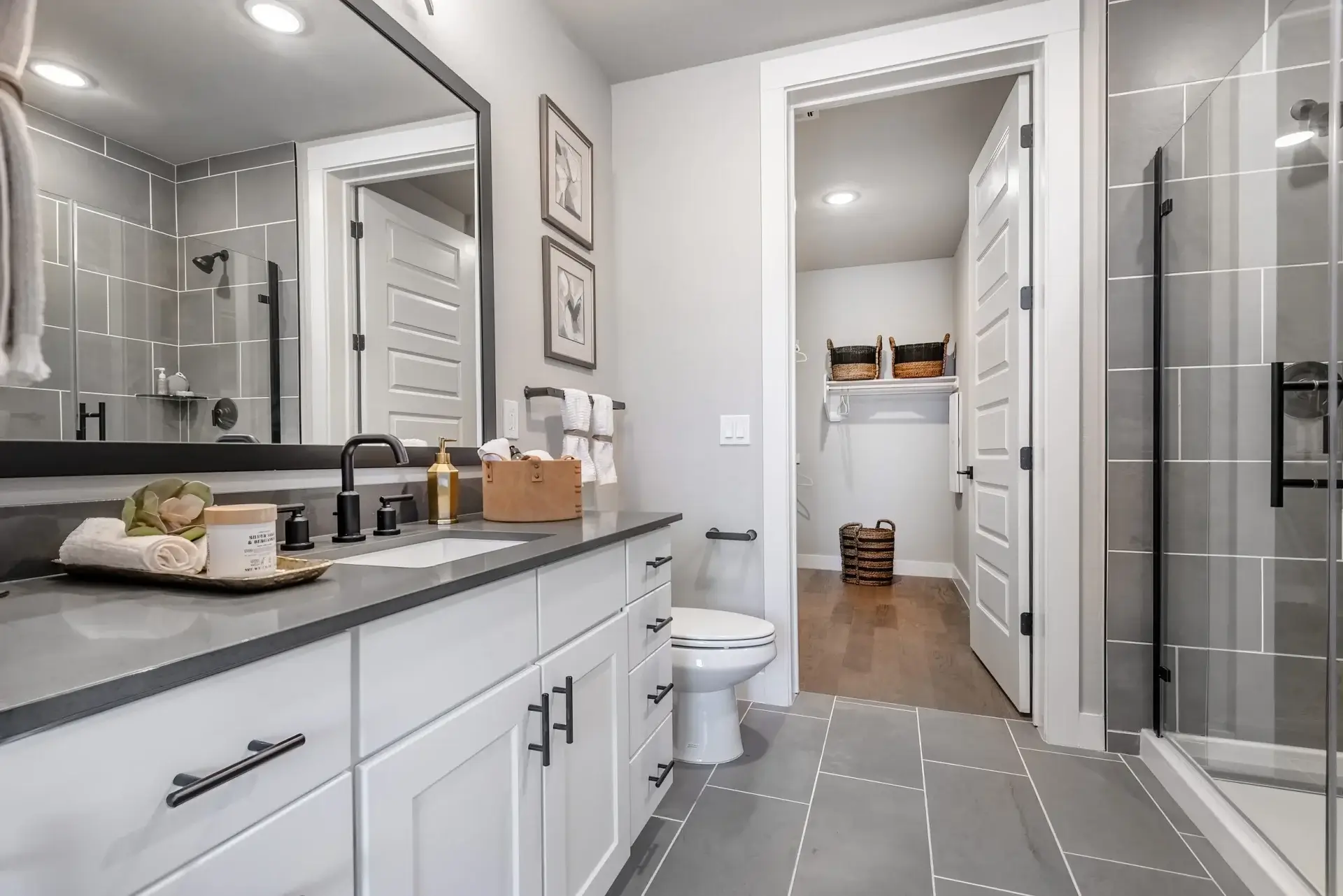 bathroom at the quincy at kierland scottsdale apartments