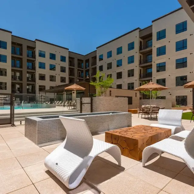 quincy at kierland outdoor lounge